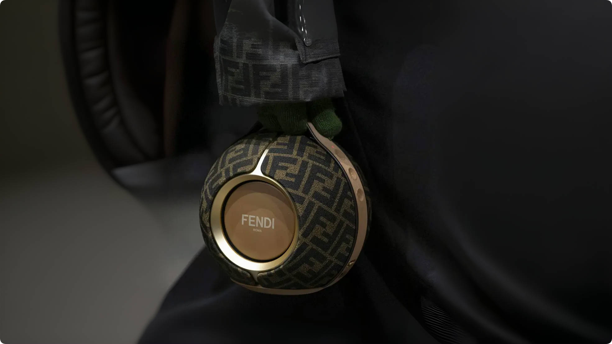 Портативная колонка Fendi | Devialet Mania Tobacco Brown — стильный премиум гаджет с чистым и детализированным звучанием